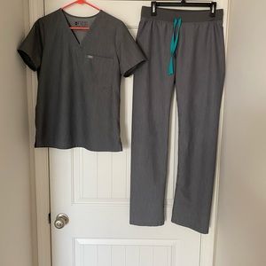 FIGS scrub set, awesome graphite color, top is a medium, bottoms are small tall